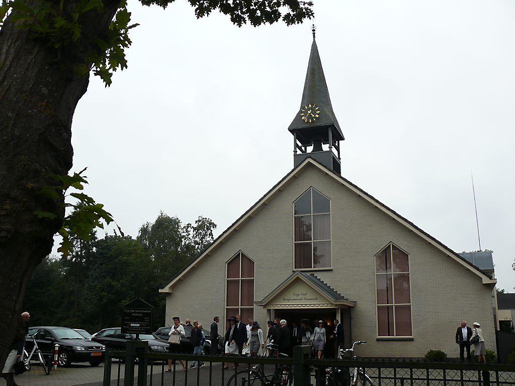 Ds. D. C. Flapper neemt afscheid van vrije oud gereformeerde gemeente