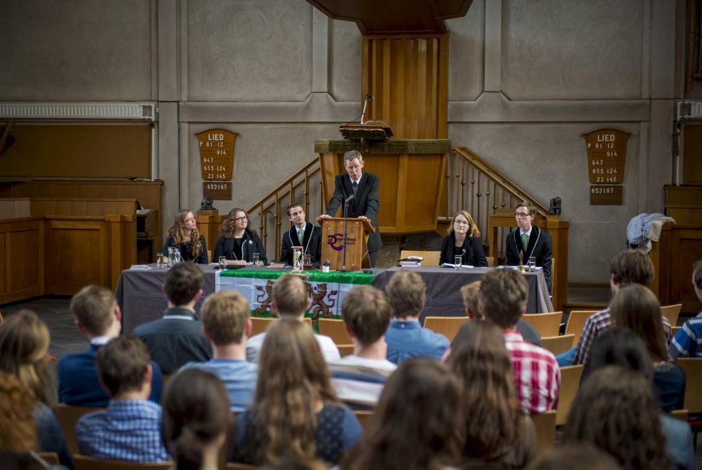 Ds. P. den Ouden Gereformeerde gezindte bedwelmd door materialisme